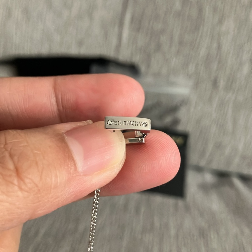Givenchy necklace - Picture 12 of 14